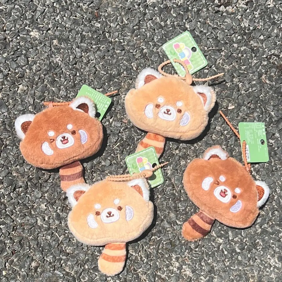 Vtipná karikatúra červená panda plyšové kľúče zvierat s chvostom otočením k kostýmu Panda prívesok roztomilý mäkký červený panda kabelka