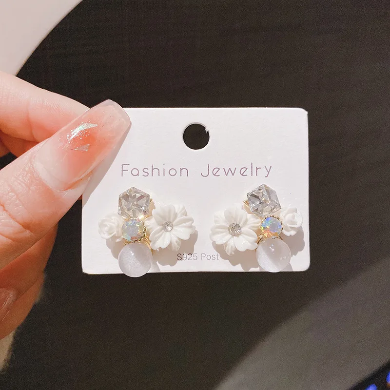 Vynikajúce kvetinové náušnice pre ženy akrylové kamienky Crystal Round guľa Square kúzla náušnice Party Trendy šperky darček
