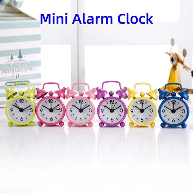 Vysoko kvalitná kovová konštrukcia elektronických hodín jedinečný a kreatívny dizajn 4 cm Mini Clock Prenosný a kompaktný darček pre študentov
