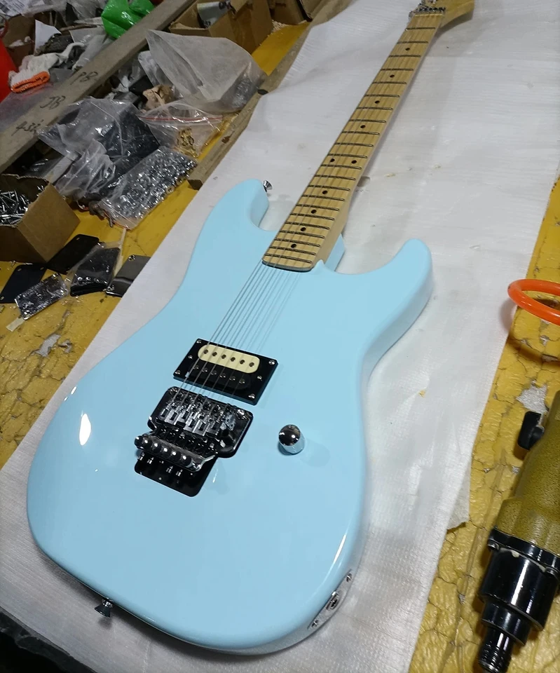 Vysoko kvalitná obloha modrá 6 strún na gitaru javor húb H pickup floyd rose Bridge Factory Prispôsobiteľné