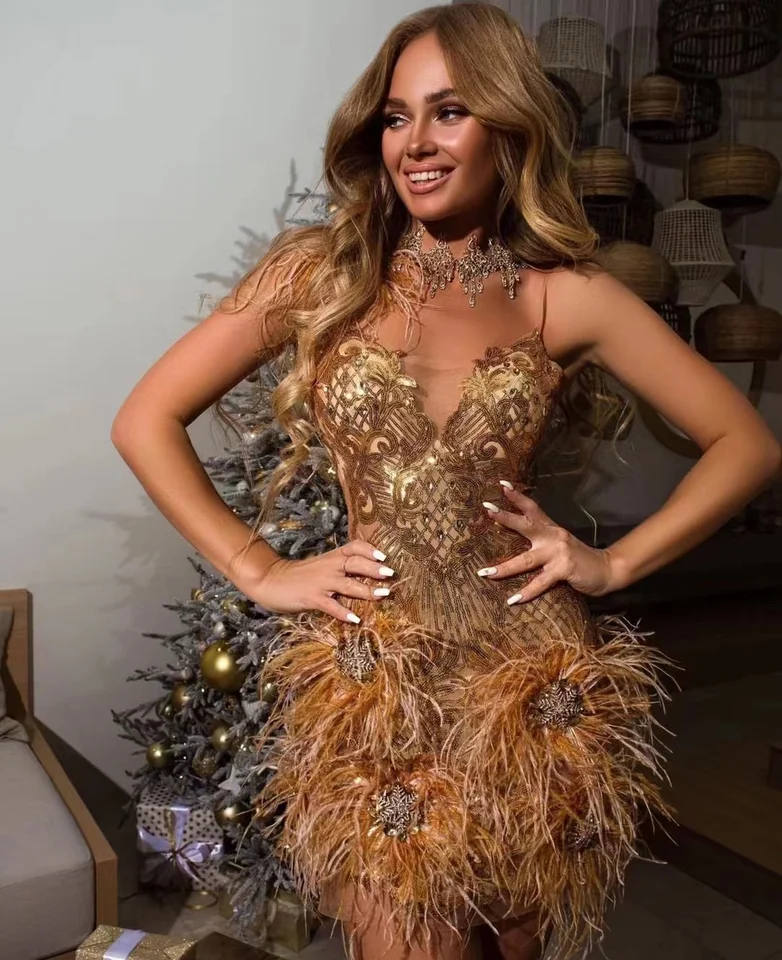 Vysoko kvalitné zlaté perie bez rukávov bez rukávov Bodycon šaty elegantné večere šaty Vestidos