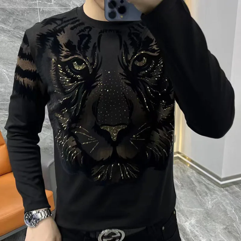 Vysoko kvalitný pád Noví muži s dlhým rukávom okrúhly krk podklad Tričko Prispôsobené tlač Horúce diamanty Príležitostné všestranné tigerové hlavy