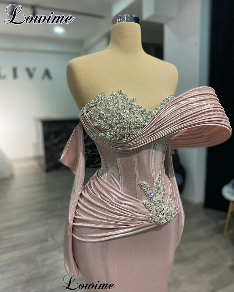 Vysoko módna červenka ružová koktail šaty morská panna z plesových šiat na plece Svadobné hostia šaty Vestidos de cóctel prispôsobené