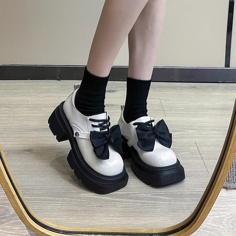 Vysoké podpätky luk Mary Jane Dámske loaferové topánky Platform šaty lolita športové topánky nové móda 2024 dizajnér ležérne chaussure femme