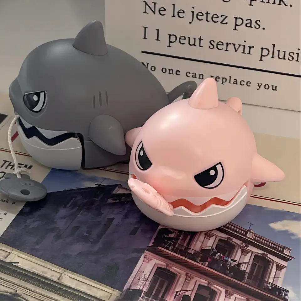 Vytiahnite strunové zubné žraloky Keychain, Pull String Big Fish Eats Malé ryby, kreatívna taška na hračku Pendant Darček, Kľúčová spona automobilu