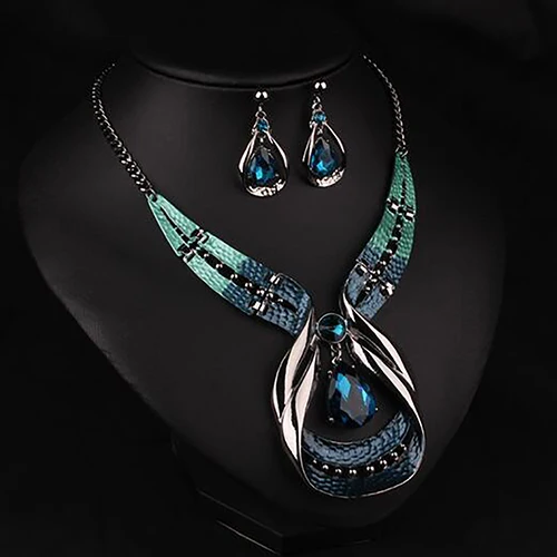 Výkaz módnej dámskej reťaze prívesok Choker Bib Náušnice Náušnice módne šperky pre ženy Svadba 2024New Jewelry Sety