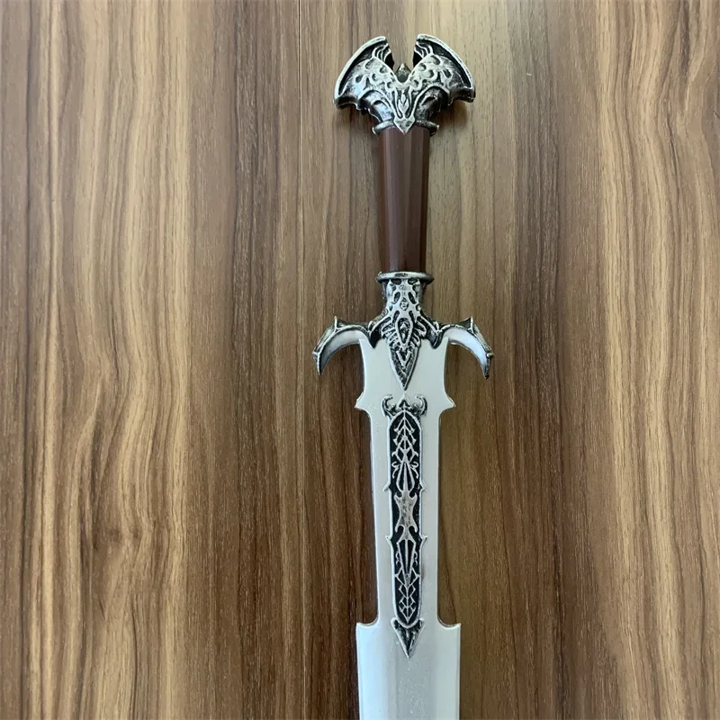WW Sword 1: 1 Dark Knight Sword Cosplay Weapon Sword Rola Hrá sa v stredovekej halloweenskej modeli bezpečnosť PU darčeková hračka 100 cm