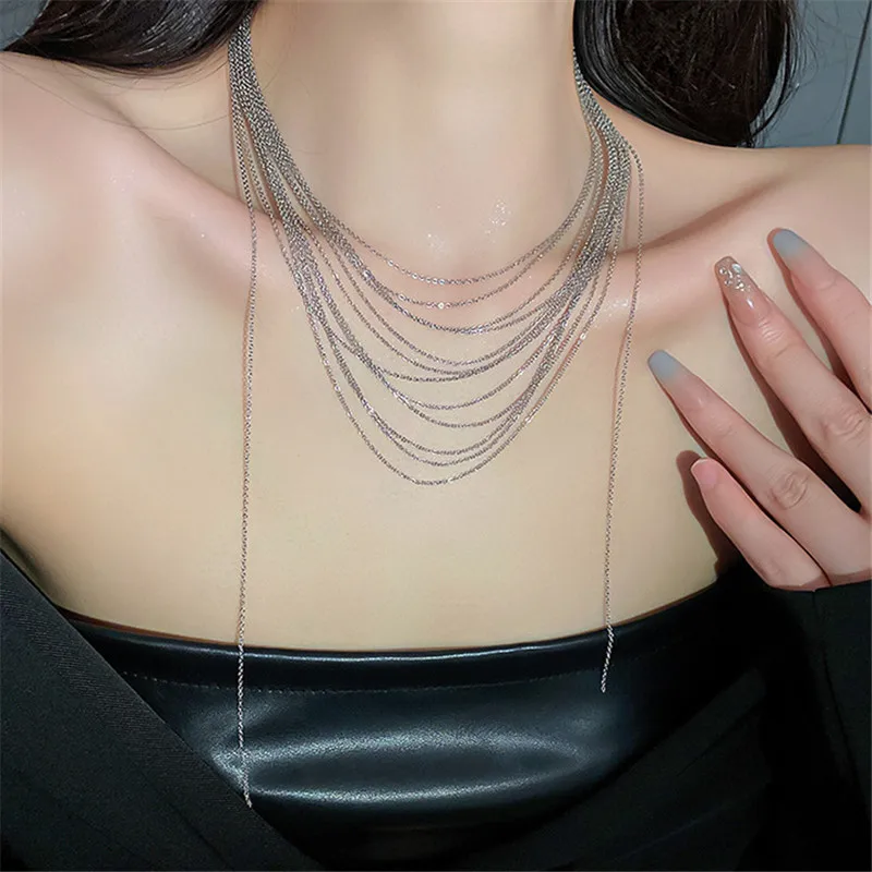 Xialuoke viacvrstvový kovový reťazec Tassel Krátky náhrdelník pre ženy Módna osobnosť Kvinhes Choker Náhrdelníky Party