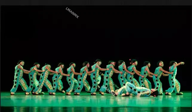 Xiao Hýba detská húsenica Caterpillar Caterpillar Butterfly Performance Costy