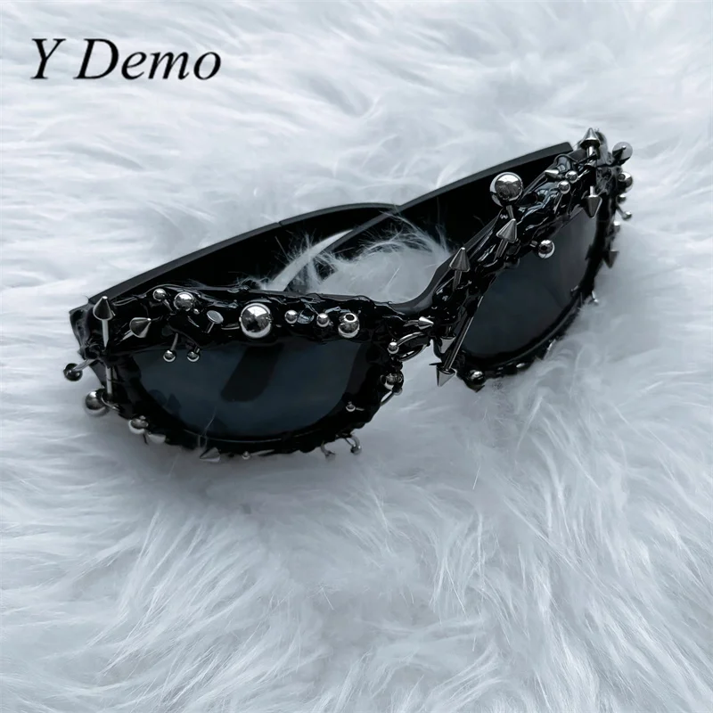 Y demo punk dekoratívne nity ručne vyrábané jedom plastové slnečné okuliare punk cosplay okuliare