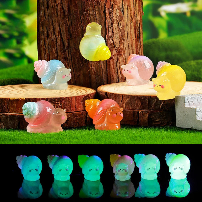 Y farebný roztomilý slimák Mini živici Luminous Ornament Cartoon Miniatúrna socha kreatívna krajina dekorácie Darce Darčeky