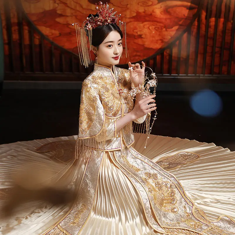 YourQipao Winter Champagne Chinese Xiuhe Clothing 2023 Tradičné mandarínske svadobné šaty zlaté starodávne svadobné šaty Hanfu Sety