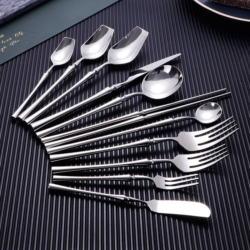 Z nehrdzavejúcej ocele SET FORKS SPOONÁCH