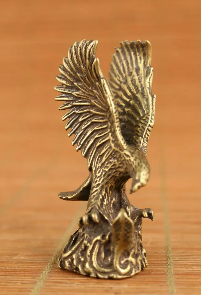 Zhromažďujte fengshui dekor masívne mosadz mosadla vyrezávané orla socha figuríny NetSuke