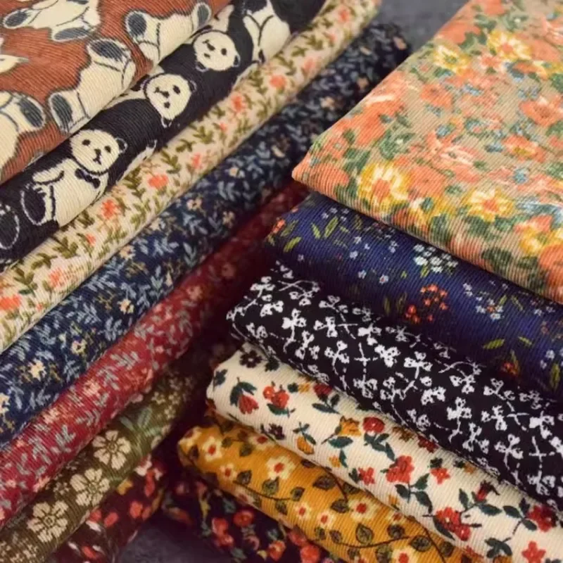 Zima potlačená tkanina Corduroy pri merači pre košeľu sukňu Coat DIY Šijacie vyšívanie handričku proti vráskam mäkké teplé kvetinové kvetiny