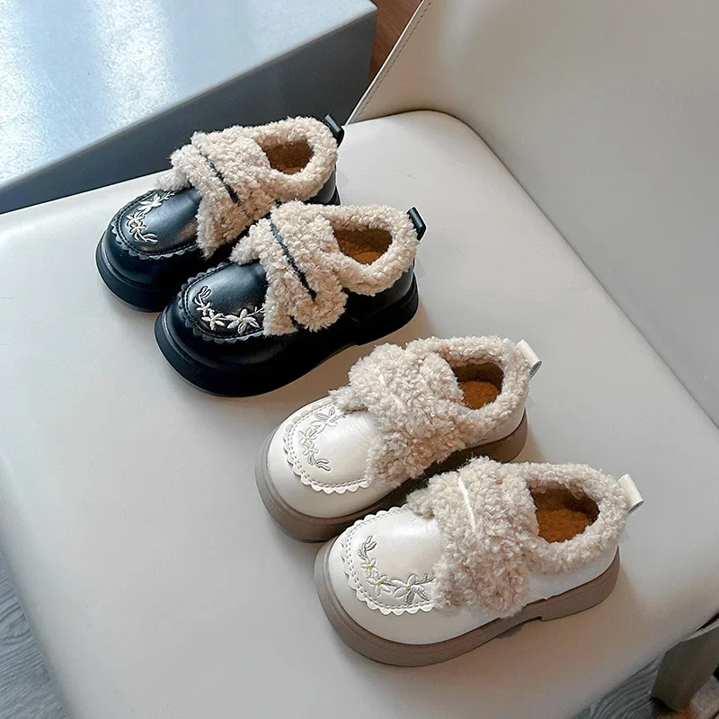 Zimné dievča teplé módne detské topánky Príležitostné všestranné princezné topánky Velvet Soft Sladk Comfort Cotton topánka Simple retro loafer
