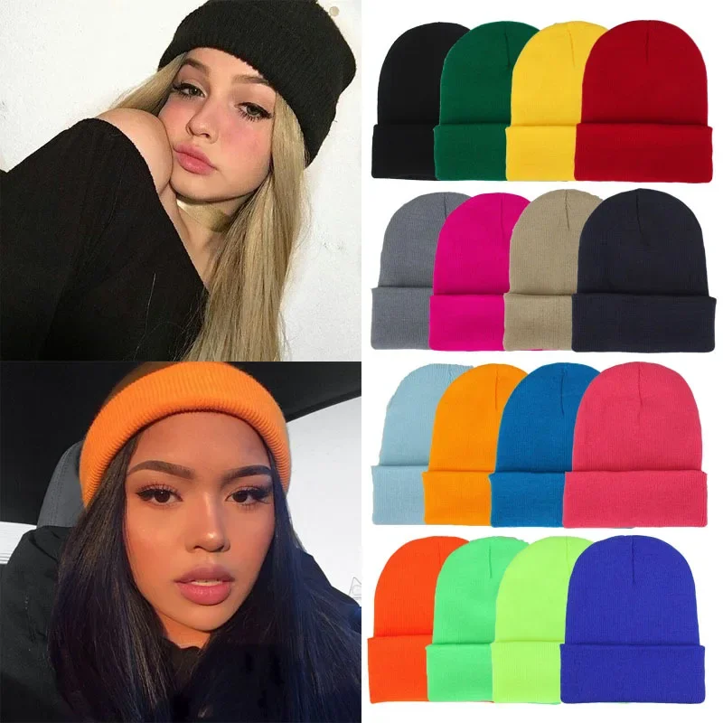 Zimné klobúky pre unisex nové čiapky pletené pevné roztomilé klobúky Lady Jeseň Žena čiapky s čiapkami teplejšie kapoty muži neformálne čiapky Veľkoobchod