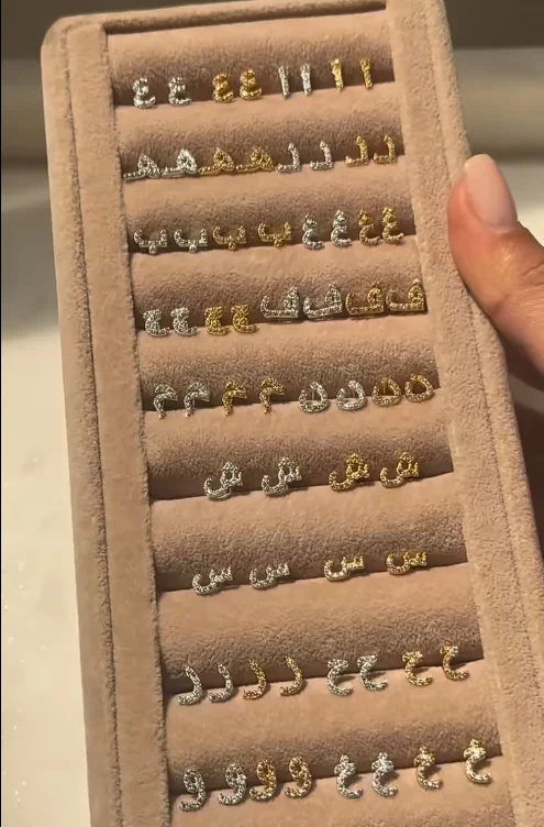 Zlatá farba minimálne jemné dievča Ženy Židia Micro Dláždené cz arabský list abecedový gombík veľkoobchod