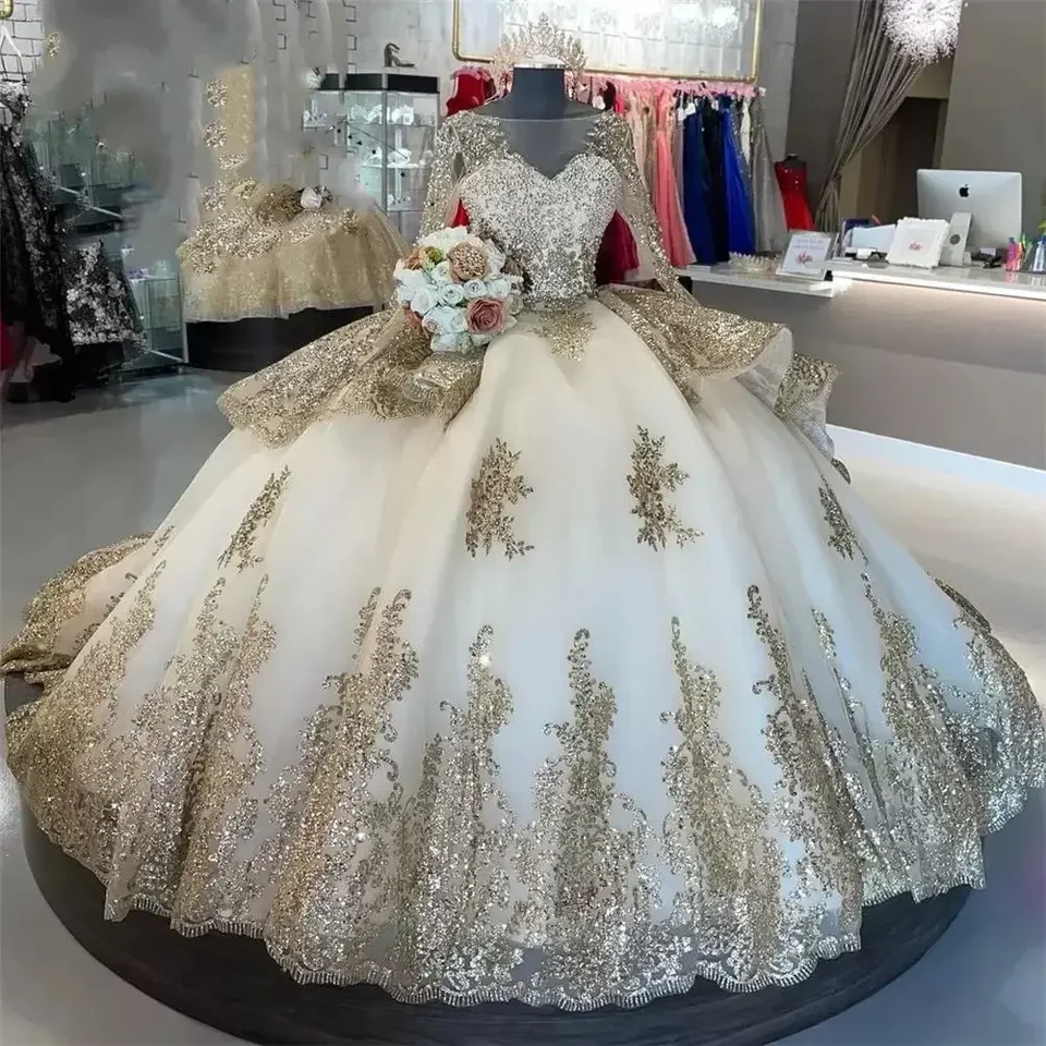 Zlaté aplikácie loptové šaty quinceanera šaty Vestidos de 15 anos formálne narodeninové oslavy prom plášťový korzet späť vlak Prispôsobený