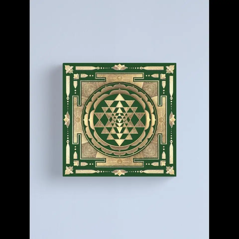 Zlatý Sri Yantra Canvas Print na lesnom zelenom pozadí posvätné geometrie nástenné umenie pre meditáciu domov dekoráciu