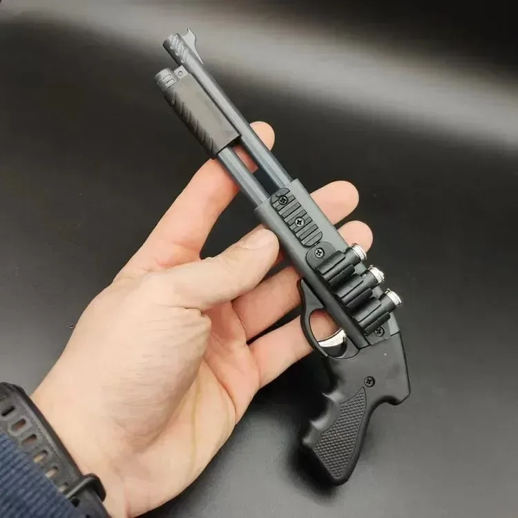 Zliatina 1: 3 Stupnica 92F Mini Pistol Model Keychain Mini hračkárska zbraň Model kovový kľúče pre dospelých pre deti vianočný darček