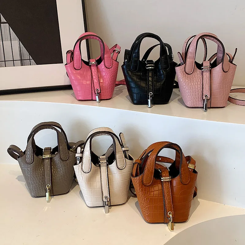 Značka dizajnér Bucket Bag 6 farebný krokodílový vzor Crossbody taška pre ženy 2024 letná mini minca s panelovou kabelkou Čierna hnedá taška