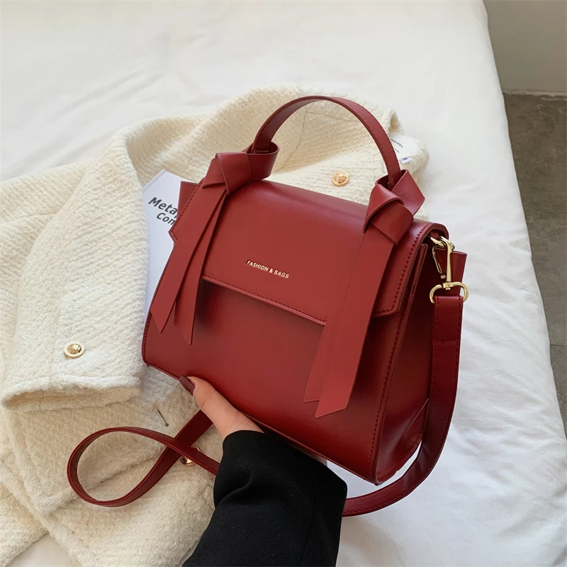 Červené ženy Crossbody Bag Fashion textúrované PU kožené retro všestranné jednotlivé ramenné balíčky Trendy svadobná nevesta kabelka