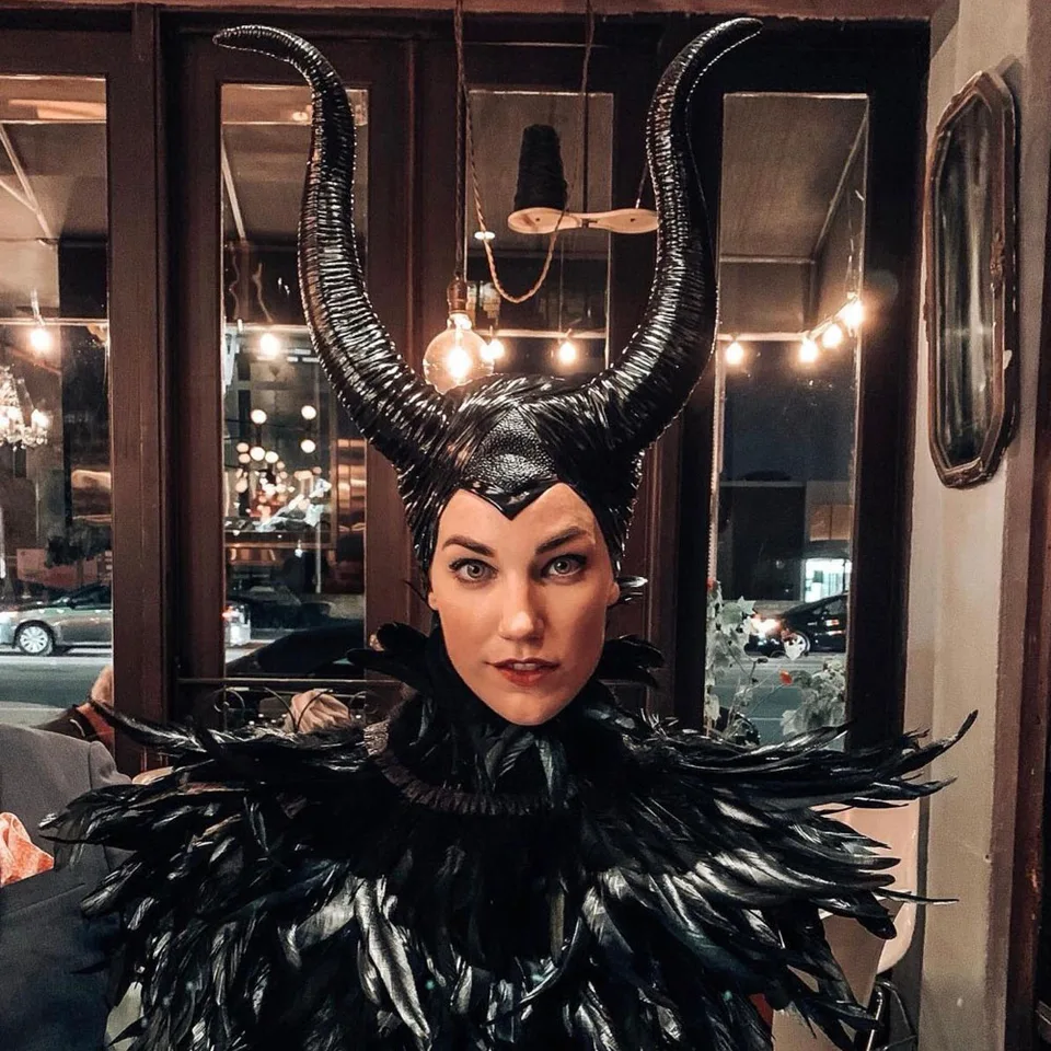 Čierna kráľovná čarodejnica démonky rohy klobúk maska ​​cosplay zvierací hlavná kl