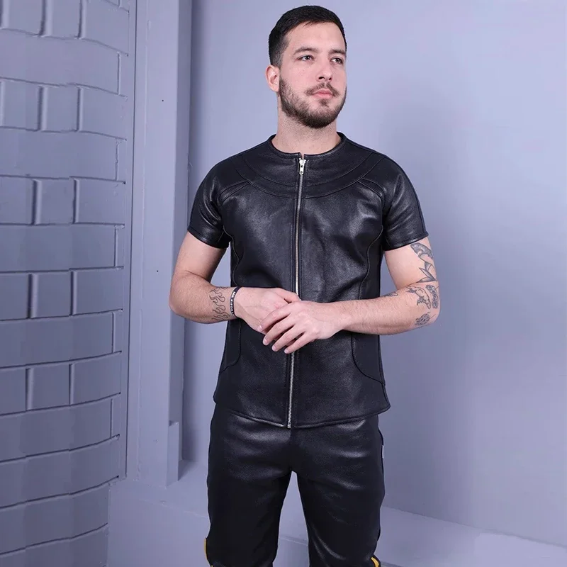 Čierna matná faux kožená koža s krátkym rukávom okrúhly krk Men košele mužské vintage zostrihanie pu sexy bundy košeľa nové horúce oblečenie