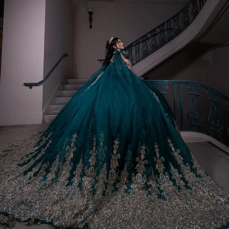 Čierna tmavo zelená škorica quinceanera šaty Slifined Applique Long Illusion Ruckve Lace-Up Count Count Train Ball Gown Prispôsobené