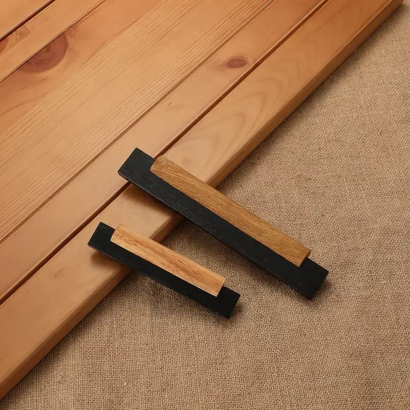 Čierny bukový rukoväť Hardware Nordic Modern Moderné drevo rukoväť Európska jednoduchá skrinka na šatníky dverí zásuvka