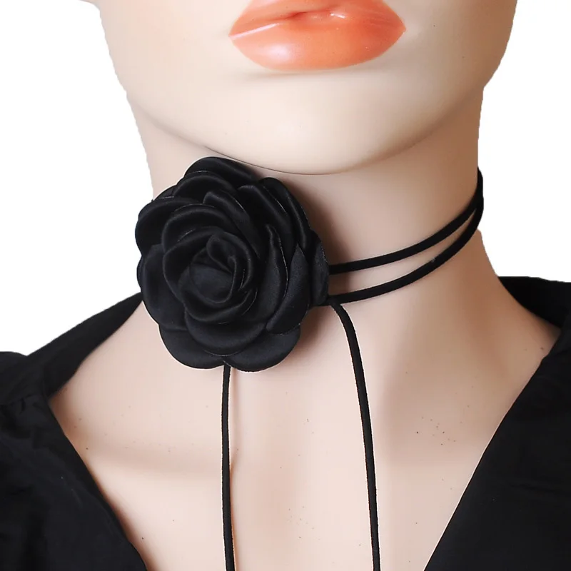 Čierny zamatový šnúr kvetí choker Romantický gotický gotický veľký ruži
