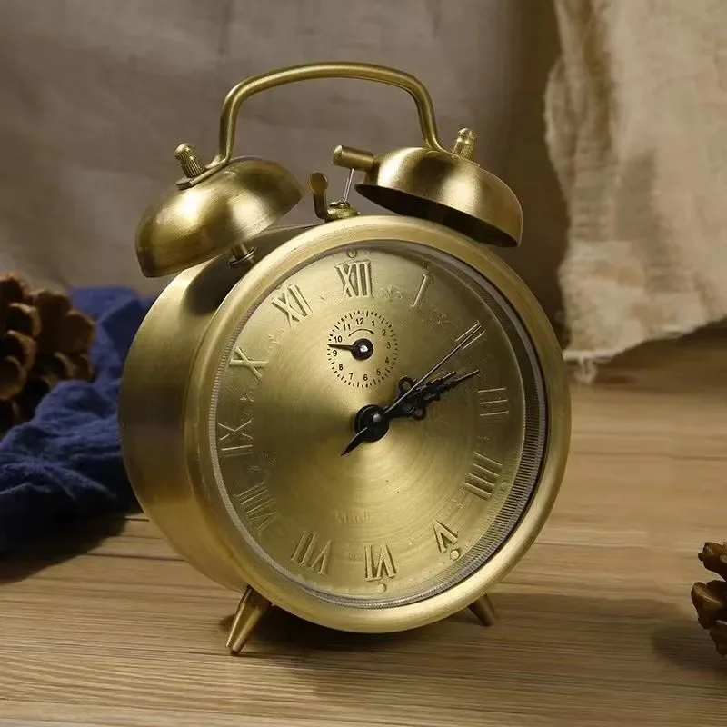 Čistý medený retro budík klasický podkov Hodiny mechanické nočné hodiny nostalgické domáce dekorácie