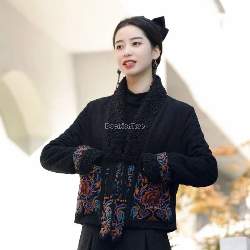 Čínska bavlnená kabát Žena jesenná zimná zimná zimná etnická hrana výšivky V-krk dlhý rukáv s dlhým rukávom Cheongsam Button Coat Coat