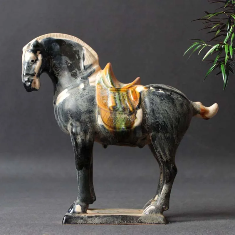 Čínska starožitná imitácia Tang Tri-Color Glazed Ceramics Black War Horse Porcelánová socha 8,27 palca