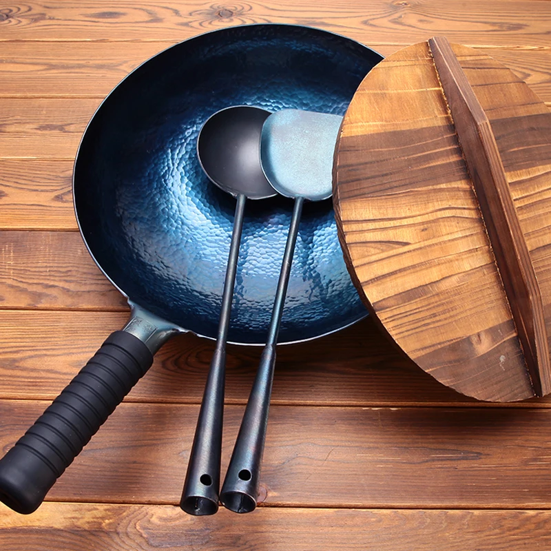 Čínska súprava železa Woks, 32/34/36 cm ručne kladené nelepivé plynový hrniec a panvicu Zhrubnutá na panvici, ktorá je zosilnená nepotiahnutá wok, drevené veko, súprava železného náter