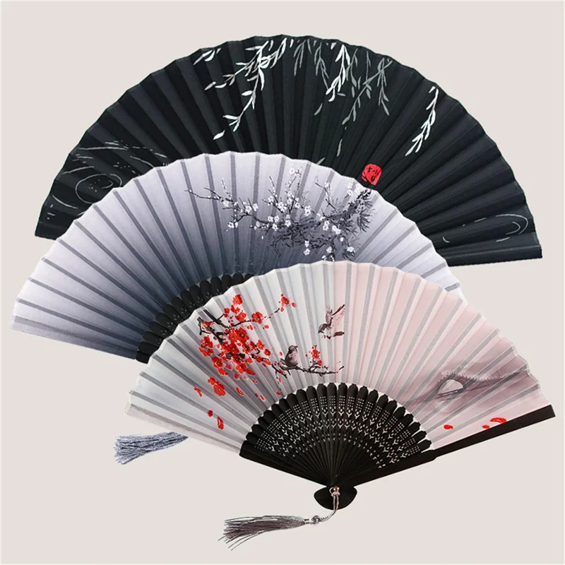 Čínsky hodvábny skladací ventilátor Drevená stopka Klasický tanec Fan Fan Domáca dekorácia