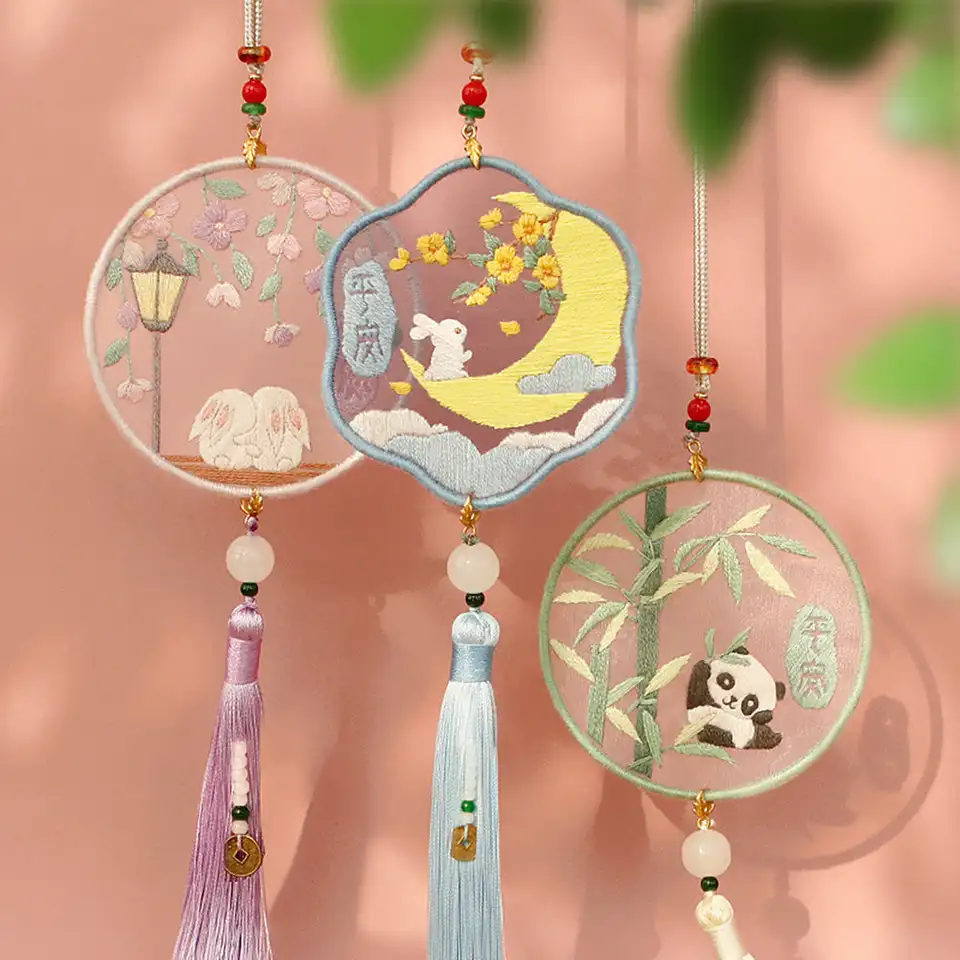 Čínsky vzor ručne vyrábaný vyšívaný amulet DIY Vyšívanie Easy Winkroidy Kit