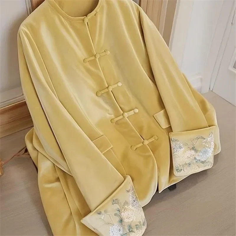 Čínsky štýl dopamínové fialové zamatové bunda Ženy High-end Winkloidy Women Coat Winter Nová retro pracka Outwear
