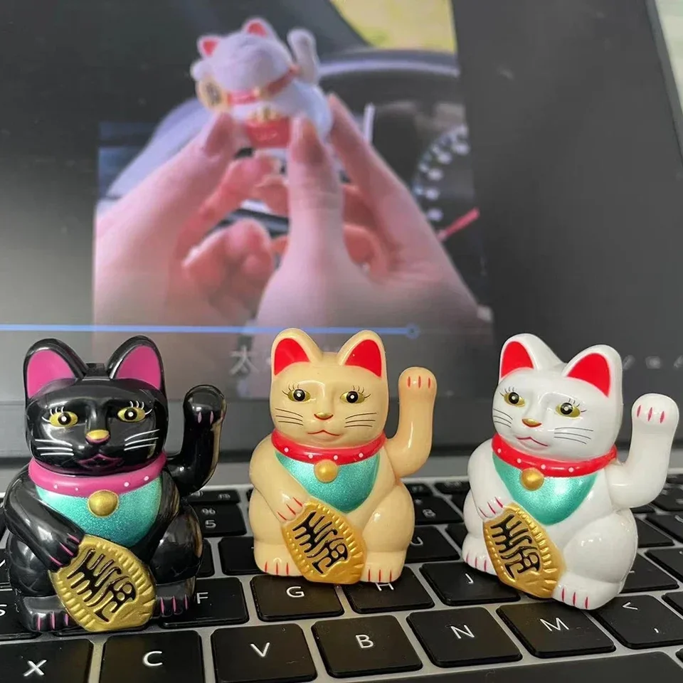 Číňanka Lucky Cat Mini Solar Automatic Waving Hand Cat Home Decor Decor Vitajte mávo
