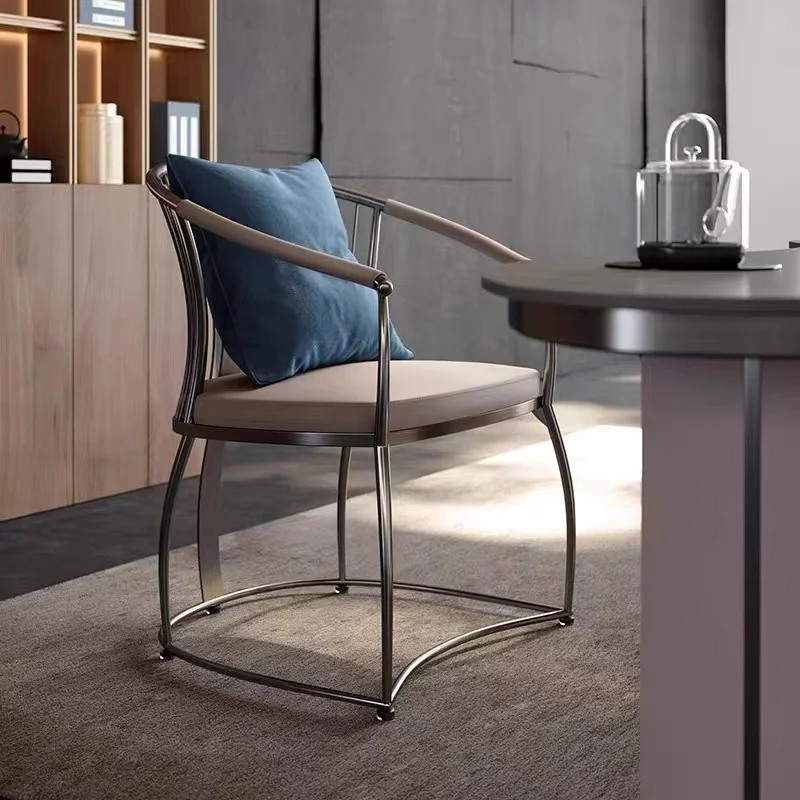 Ľahká luxusná stolička Villa obývacia izba High-end hosť 2024 Dizajnér Nový minimalista single z nehrdzavejúcej ocele