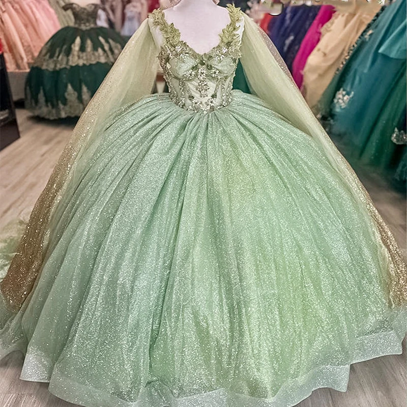 Šalvia zelená lesklá quinceanera šaty bez rukávov pre 15 dievčenských županov s guľôčkami s Cape Formal Prom Vestidos de 15