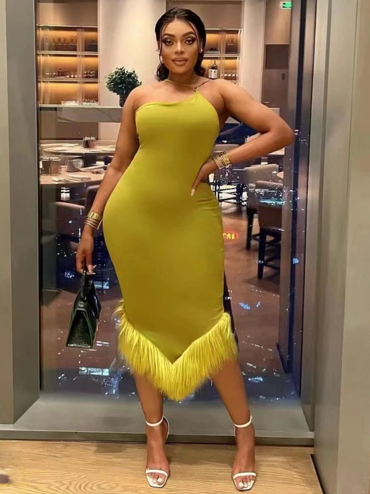 Šaty podväzky pre ženy asymetrické goliere perie prešívanie balenie hip party klub Prom Príležitostné elegantné sexy trendy Vestidos