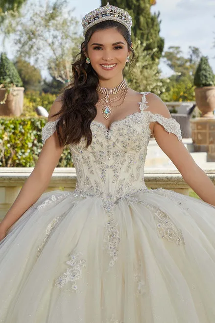Šaty Quinceanera v šampanskom zlate, červené farebné šupky kvetinové aplika s korálkovými flitrami výšivky