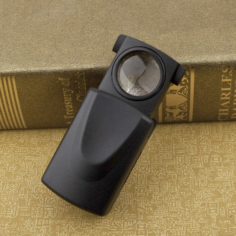 Šialenec šperkov Loupe s LED svetlom 30x stranou von z vreckového skla