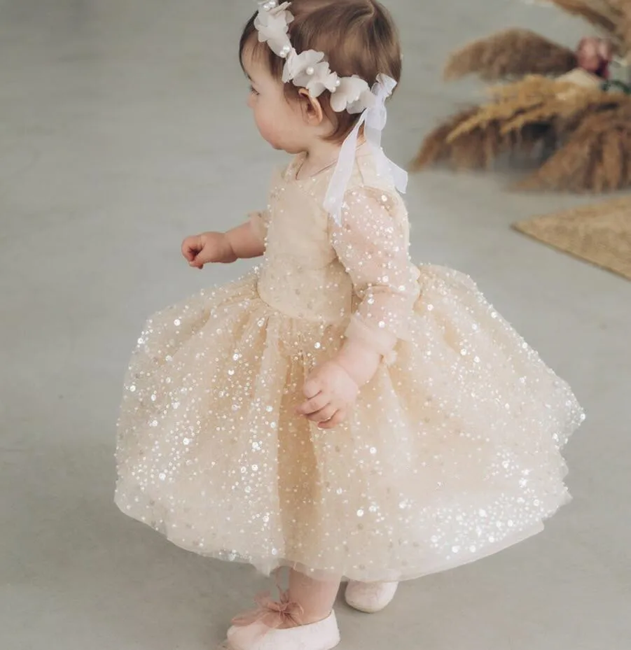 Šumivé svetlo šampanské dievčatko prvé narodeninové šaty Flitrované šaty s dlhým rukávom couture malá princezná dievčatá šaty 12m 18m 24m