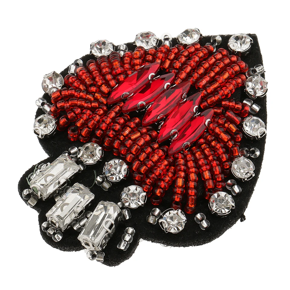 Železo na šiť na korálkoch kamienky milostné srdce ručne vyrobené prípojky pre odevné klobúky dekorácie DIY oblečenie šitie