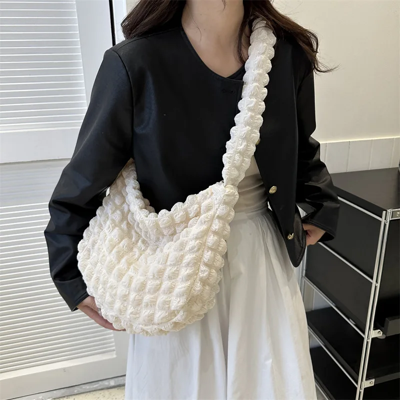 Ženy Cloud Bubbles Ramer Bag Soft Nylon Puff Veľká kapacita Kabelka Príležitostné nakupujúce ženské knihy podriadené vrecko