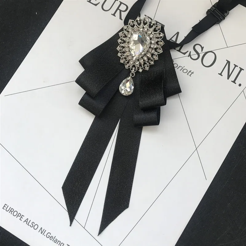 Ženy Luxusné modrá stuha Bowtie Bow Brošor Piny Pins Muž Brožé blúzky Dámske elegantné doplnky Diamantové šperky motýľ