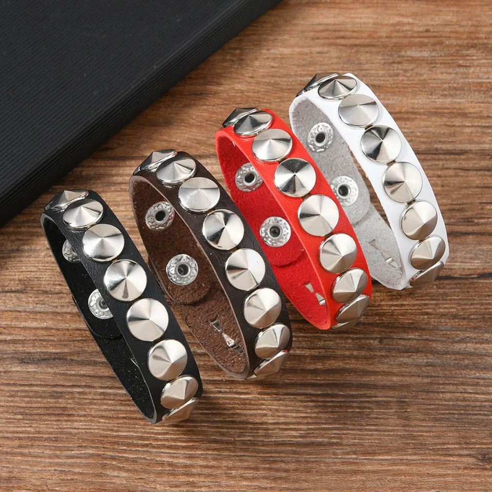 Ženy na náramok kože osobnosť PU koža tri rady hroty štvorcové náramky náramok pre ženy muž